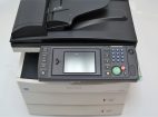 Vrchní pohled na tiskárnu KONICAMINOLTA 240f