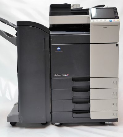 KONICAMINOLTA bizhub C284e + Finišer FS 527
