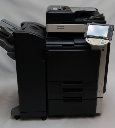 KONICA MINOLTA bizhub C220 + sešívací finišer FS-527